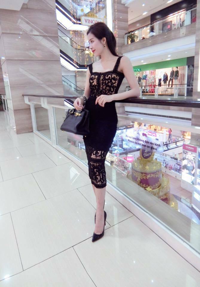 Đầm body ren 2 dây màu đen cao cấp