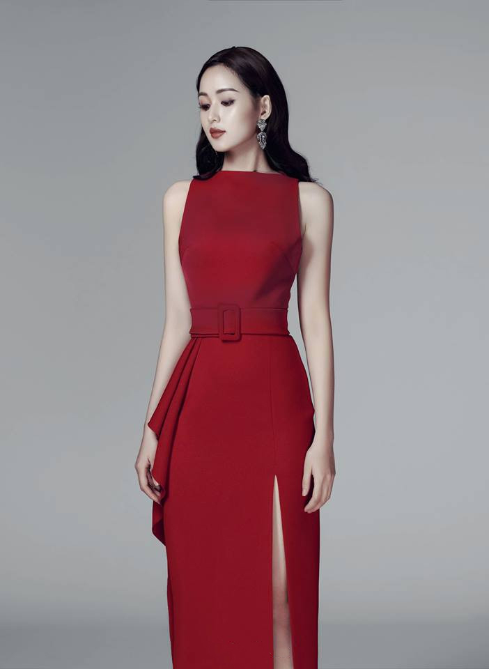 Đầm body thiết kế xẻ tà kèm belt màu đỏ | Đầm body đẹp