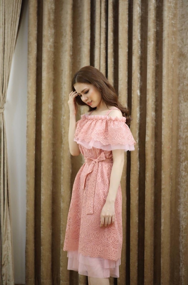 Đầm ren 2 dây trễ vai phối lưới dễ thương - Đầm ren đẹp
