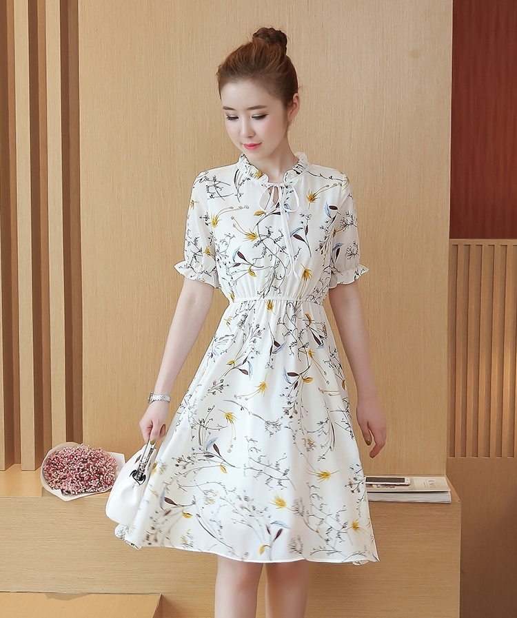 Đầm xòe hoa nền xanh nhún eo màu trắng - Đầm xòe