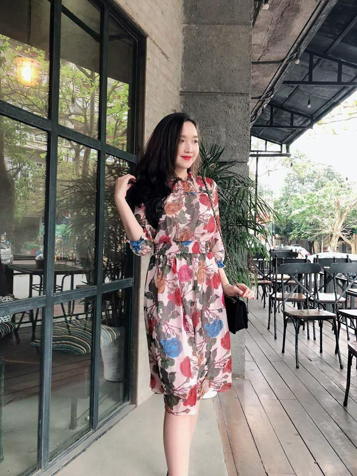 Đầm xòe họa tiết hoa bo eo màu hồng