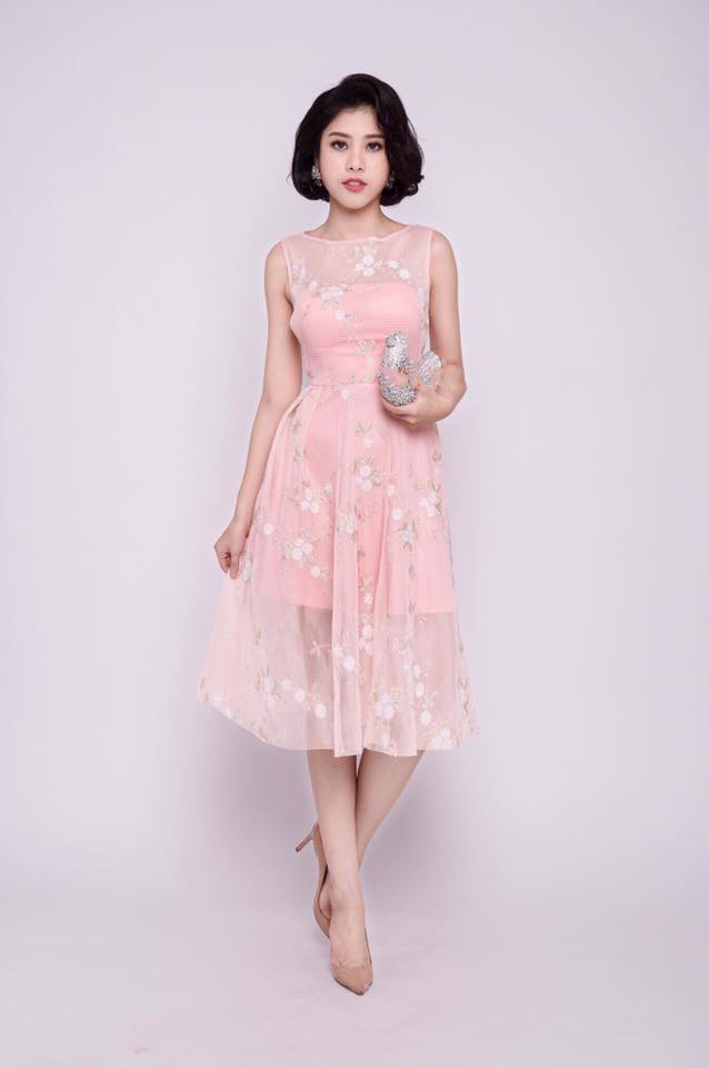 Đầm xòe lưới thêu hoa màu hồng cao cấp