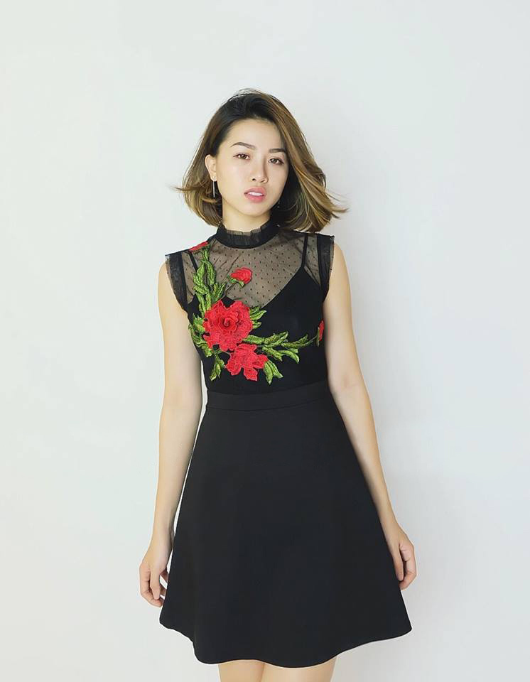 Đầm xòe phối lưới kết hoa đỏ sang trọng - Đầm xòe