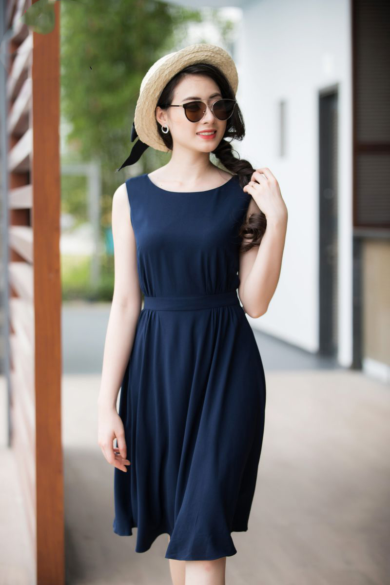 Đầm xòe sát nách nữ tính màu xanh đen dễ thương