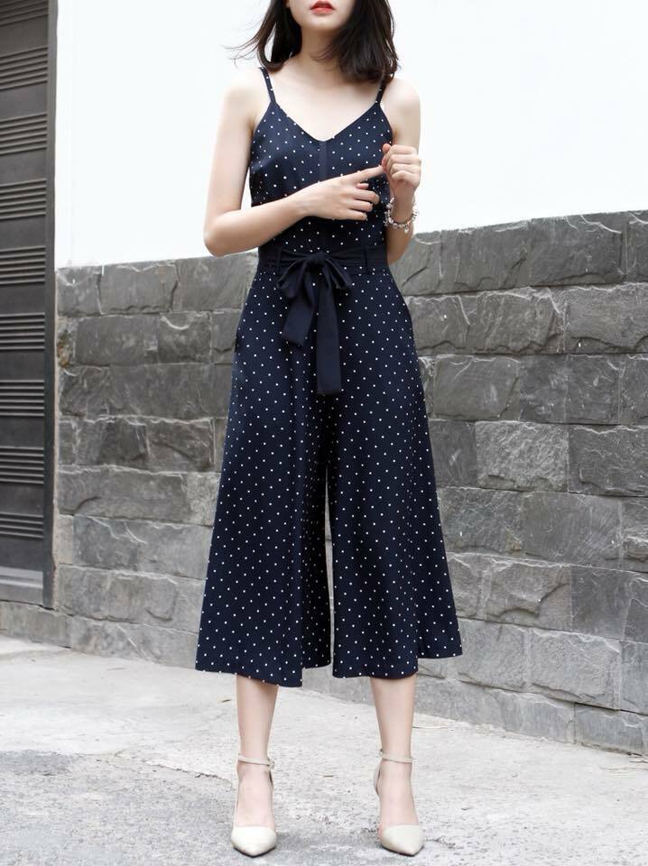 Jumpsuit chấm bi hai dây kèm dây eo dễ thương