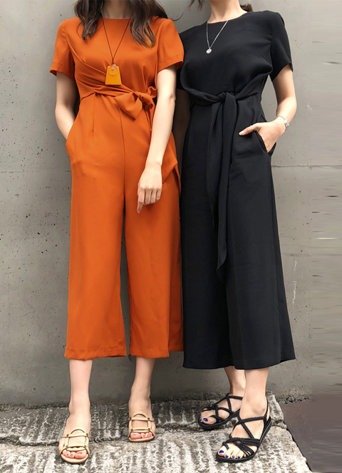 Jumpsuit ống suông cách điệu 2 màu cam đen